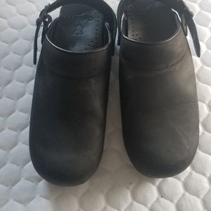 Dansko Black Sling Back Clogs Size 39